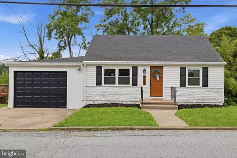 551 West Dr, Harrisburg, PA 17111