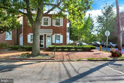 635 S Front St, Harrisburg, PA 17104