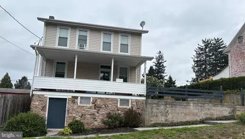 103 W Main St, Hershey, PA 17033