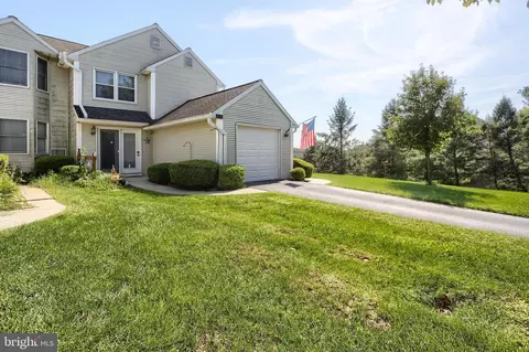 5688 Aberdeen Dr, Harrisburg, PA 17111