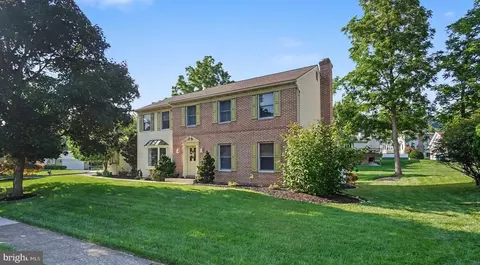 2317 Forest Hills Dr, Harrisburg, PA 17112