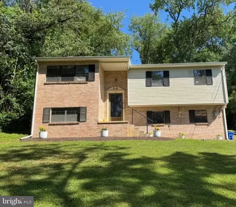 25 Scout Ln, Hummelstown, PA 17036
