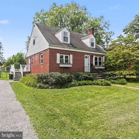 3221 Meadow Ln, Harrisburg, PA 17109
