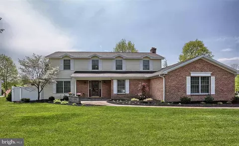 4079 Wimbledon Dr, Harrisburg, PA 17112