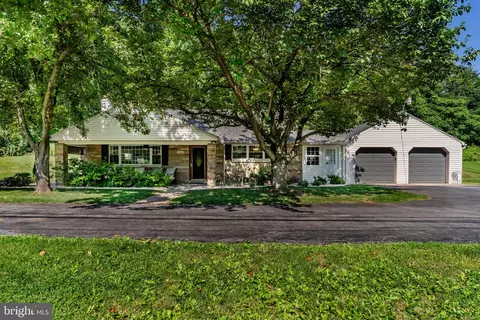 2416 Church Rd, Hummelstown, PA 17036