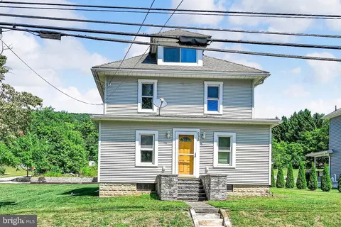 653 E Market St, Williamstown, PA 17098