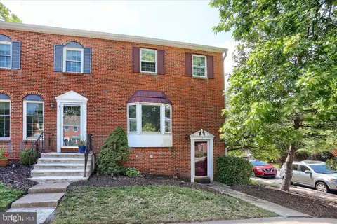18 Fairfax Vlg, Harrisburg, PA 17112