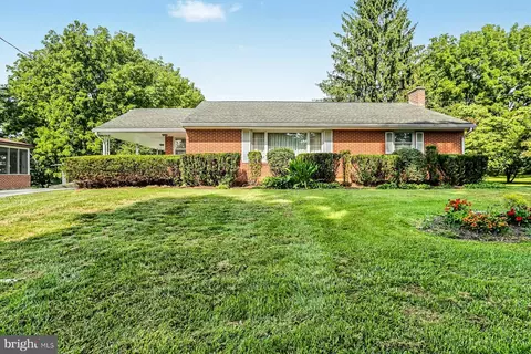 492 Middletown Rd, Hummelstown, PA 17036