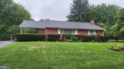 492 Middletown Rd, Hummelstown, PA 17036