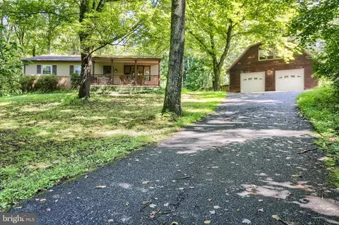 1121 Victor Ln, Dauphin, PA 17018