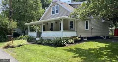 208 Pearl St, Millersburg, PA 17061