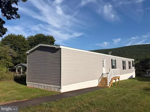 453 E Market St, Williamstown, PA 17098