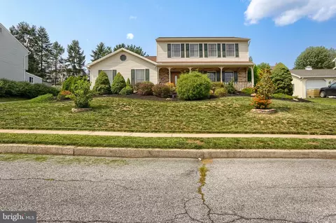 888 Sunnyhill Ln, Harrisburg, PA 17111