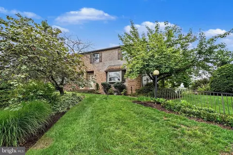 3833 N Sarayo Cir, Harrisburg, PA 17110