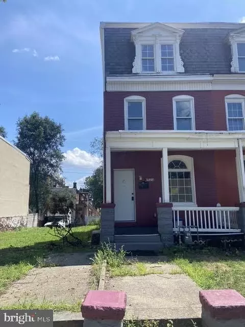 1533 Berryhill St, Harrisburg, PA 17104