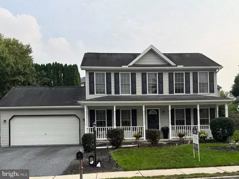 55 Sweet Arrow Dr, Hummelstown, PA 17036