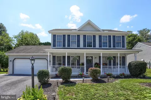 55 Sweet Arrow Dr, Hummelstown, PA 17036