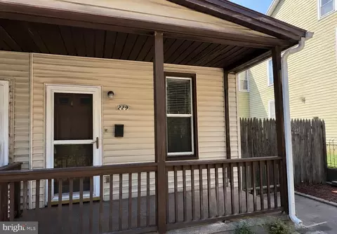 229 Swatara St, Steelton, PA 17113