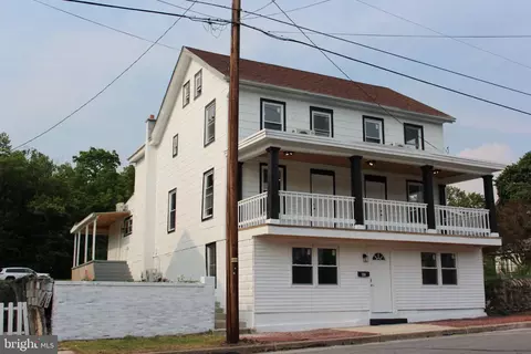 447 Market St, Williamstown, PA 17098