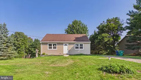 5112 Irene Dr, Harrisburg, PA 17112