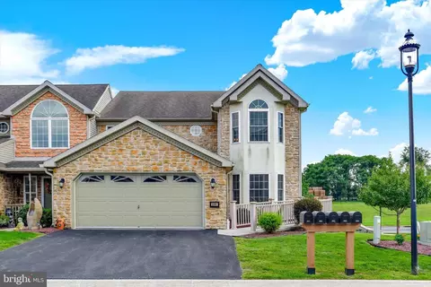 2801 Oakwood Dr, Harrisburg, PA 17110