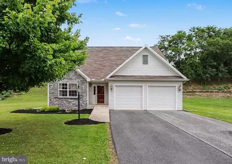 492 Princeton Rd, Harrisburg, PA 17111