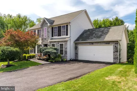 1863 Bradley Dr, Harrisburg, PA 17110
