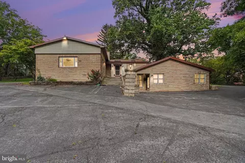 1465 Colonial Rd, Harrisburg, PA 17112