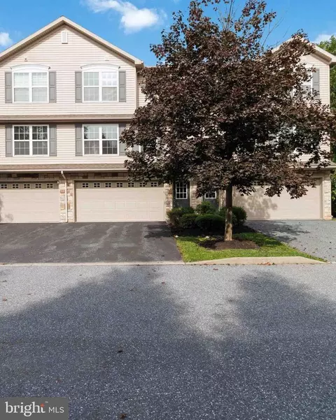 9089 Joyce Ln, Hummelstown, PA 17036