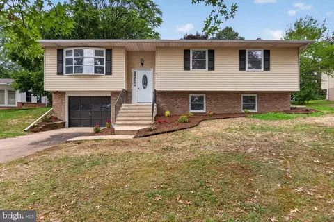 3204 S Scenic Rd, Harrisburg, PA 17109