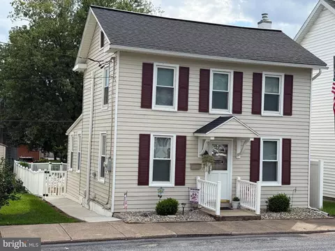 185 Market St, Highspire, PA 17034
