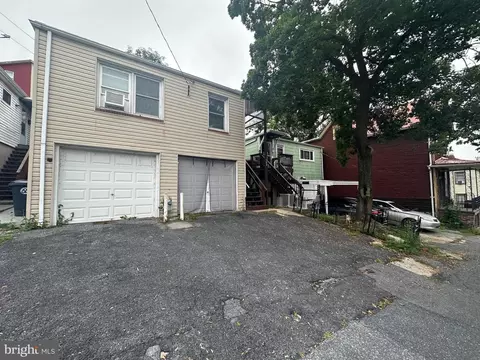 358-360 Mulberry St, Steelton, PA 17113