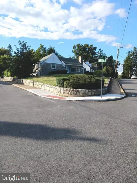211 Wood St, Harrisburg, PA 17109
