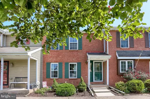 5459 Pond Rd, Harrisburg, PA 17111