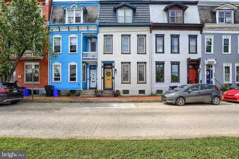 556 Race St, Harrisburg, PA 17104