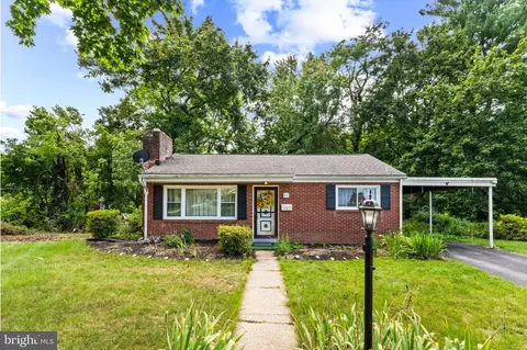 410 Clinton Rd, Harrisburg, PA 17109