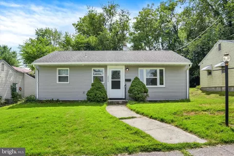 3953 Chestnut St, Harrisburg, PA 17109