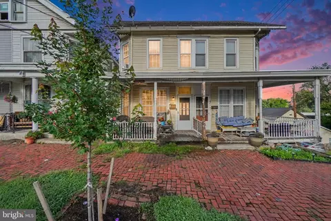 459 Market St, Millersburg, PA 17061