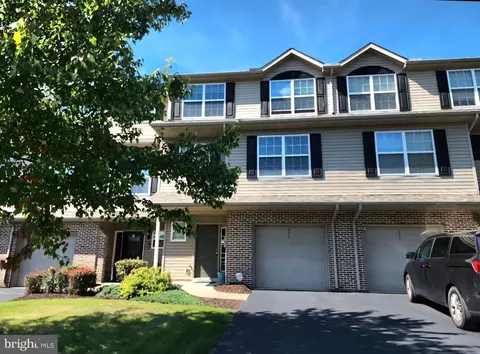 275 Thrush Dr, Hummelstown, PA 17036