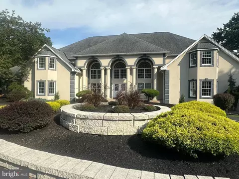 2390 Forest Hills Dr, Harrisburg, PA 17112