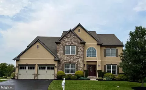 104 Scenic Ridge Dr, Hummelstown, PA 17036