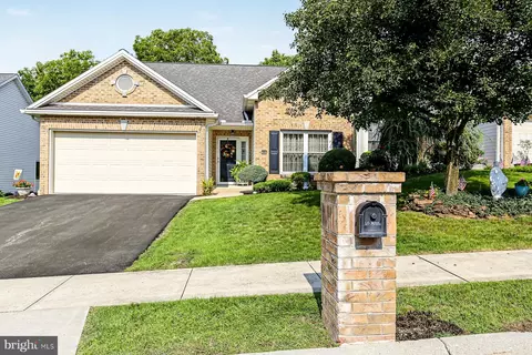 304 Baumgardner Dr, Harrisburg, PA 17112