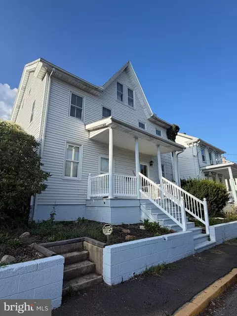 303 Vine St, Williamstown, PA 17098