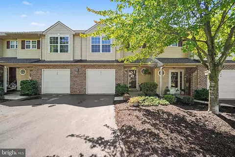 131 Cardinal Ln, Hummelstown, PA 17036