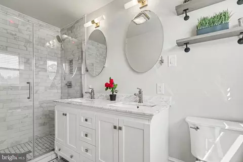 Bath - 268 E Areba Ave, Hershey, PA 17033 photo 2 of 5