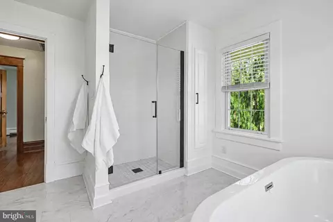 Bath - 268 E Areba Ave, Hershey, PA 17033 photo 5 of 5