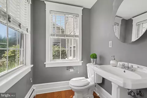 Bath - 268 E Areba Ave, Hershey, PA 17033 photo 1 of 5