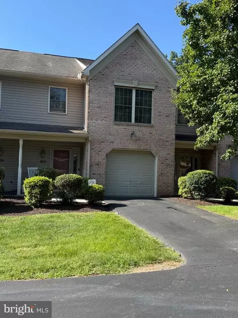 539 Pond View Ct, Harrisburg, PA 17110