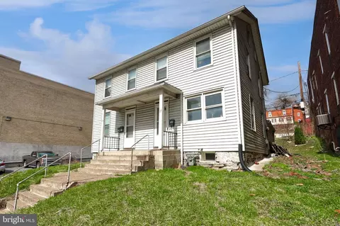 15 S Front St, Steelton, PA 17113