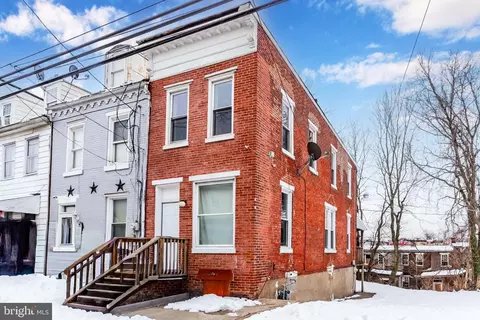 1235 Bailey St, Harrisburg, PA 17103